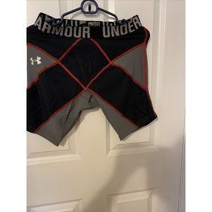 Under Armour Athletic Shorts Men's Size large  Black With Red Stripe
